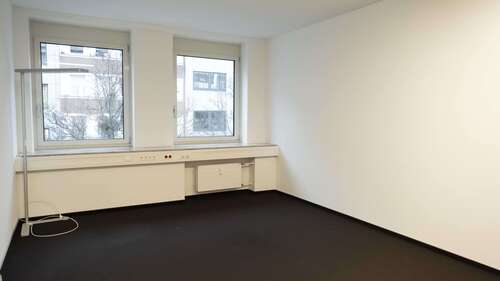 Foto - Büro in Köln 750,00 € 32 m² - 750,00&nbsp;EUR Kaltmiete, ca.&nbsp; 32,00&nbsp;m&sup2;