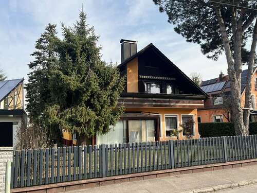 Foto - Haus zum Kaufen in München 1.395.000,00 € 250 m²