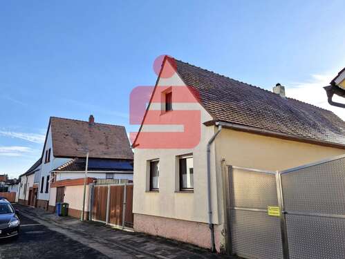 Foto - Haus zum Kaufen in Weisenheim am Sand 140.000,00 € 78.43 m²