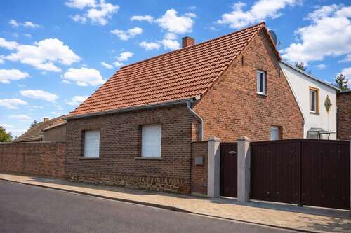 Foto - Haus zum Kaufen in Sachsen-Anhalt - Burg 125.000,00 € 131 m²