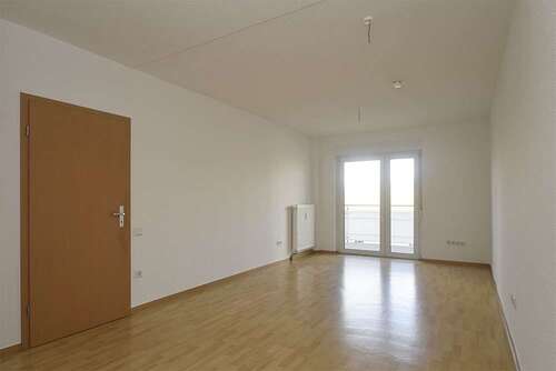 Foto - Wohnung zum Mieten in Halle (Saale) 383,45 € 50.53 m²