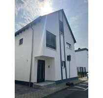 Haus zum Mieten in Weiterstadt 2.500,00 € 142 m²