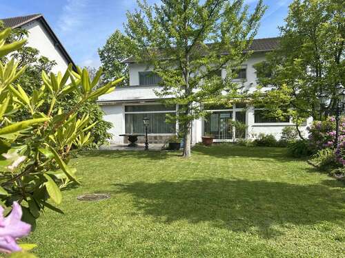 Foto - Haus zum Kaufen in Hennef-Zentrum 979.000,00 € 221 m²