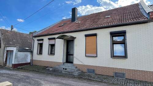 Foto - Haus zum Kaufen in Plötzkau 34.500,00 € 80 m²