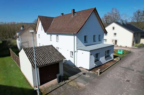 Foto - Haus zum Kaufen in Lauenförde 214.000,00 € 174 m²
