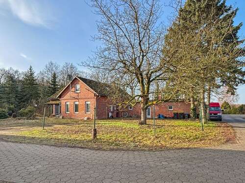 Foto - Haus zum Kaufen in Wittorf 380.000,00 € 150 m²