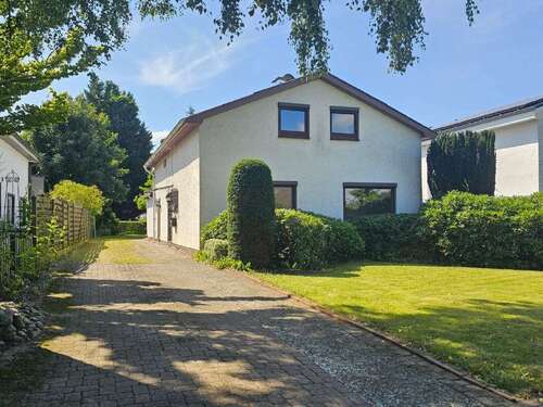 Foto - Haus zum Kaufen in Kölln-Reisiek 320.000,00 € 145.91 m²