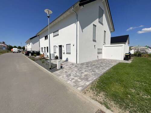 Foto - Haus zum Mieten in Borna 1.690,00 € 135 m²