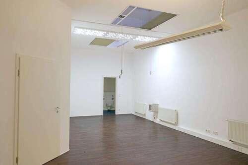 Foto - Büro in Fürth 650,00 € 54 m² - 650,00&nbsp;EUR Kaltmiete, ca.&nbsp; 54,00&nbsp;m&sup2;