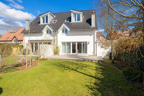 Foto - Haus zum Kaufen in Mönchengladbach 690.000,00 € 269 m²