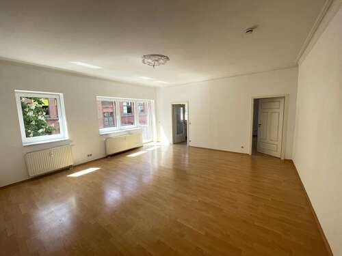 Foto - Wohnung zum Mieten in Zwickau 307,95 € 61.59 m²