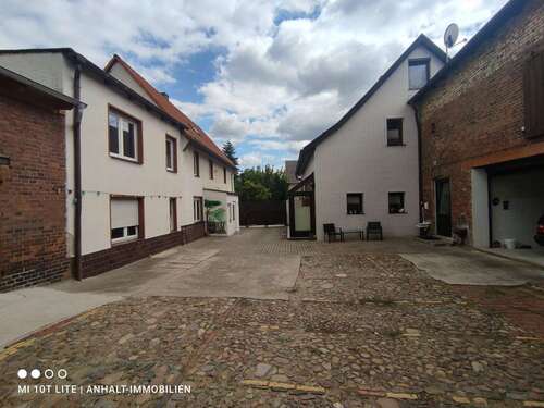 Foto - Haus zum Kaufen in Bitterfeld-Wolfen 400.000,00 € 197 m²