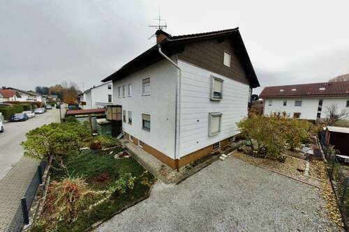 Foto - Haus zum Kaufen in Großkarolinenfeld 899.000,00 € 240 m²