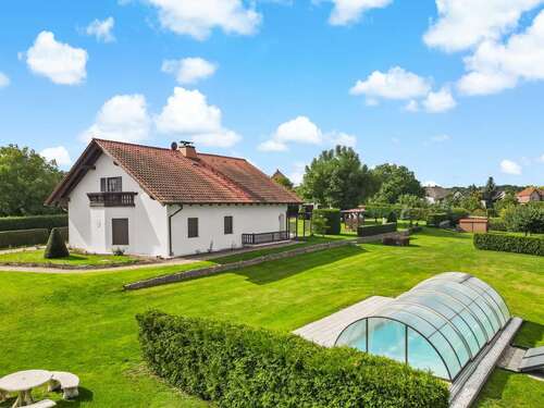 Foto - Haus zum Kaufen in Halle 750.000,00 € 333 m²