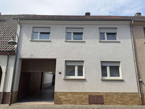 Foto - Haus zum Kaufen in Philippsburg 370.000,00 € 148.4 m²
