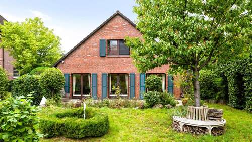 Foto - Haus zum Kaufen in Aumühle 795.000,00 € 142.29 m²