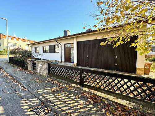 Foto - Haus zum Kaufen in Flörsheim-Weilbach 897.000,00 € 265 m²