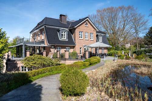 Foto - Haus zum Kaufen in Hamburg Wellingsbüttel 3.147.000,00 € 350 m²