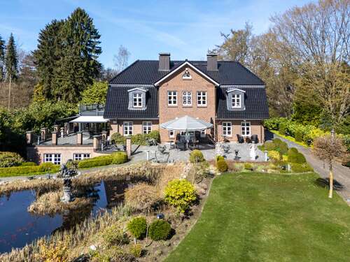 Foto - Haus zum Kaufen in Hamburg Wellingsbüttel 4.400.000,00 € 350 m²
