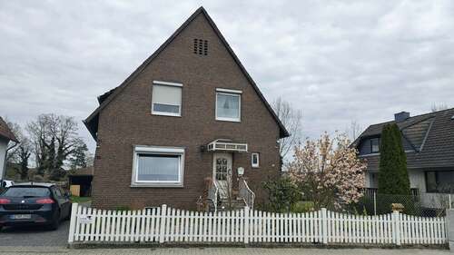 Foto - Haus zum Kaufen in Gifhorn 240.000,00 € 111 m²