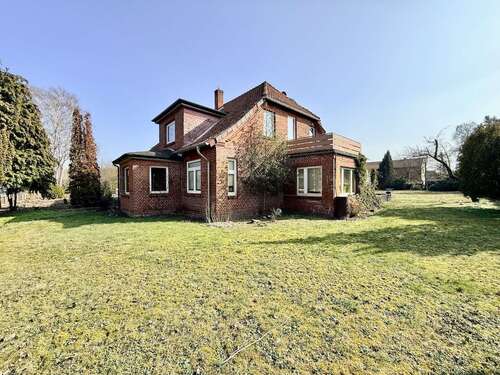 Foto - Haus zum Kaufen in Neustadt am Rübenberge 299.000,00 € 240 m²