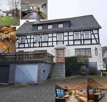 Haus zum Kaufen in Hallenberg 165.000,00 € 391 m²