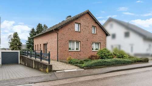 Foto - Haus zum Kaufen in Stolberg 380.000,00 € 142 m²