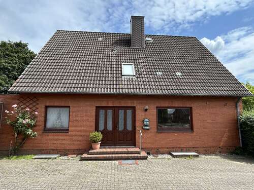 Foto - Haus zum Kaufen in Heide 298.000,00 € 142.6 m²