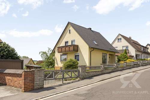 Foto - Haus zum Kaufen in Erbendorf 179.000,00 € 111 m²