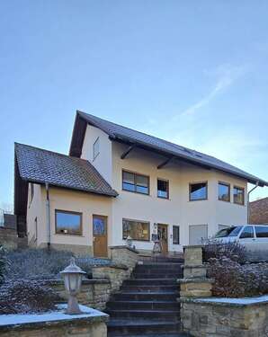 Foto - Haus zum Kaufen in Breitenheim 790.000,00 € 300 m²