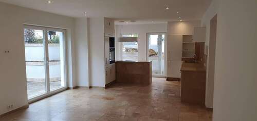 Foto - Haus zum Mieten in Undorf 1.680,00 € 155 m²