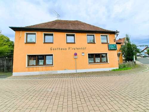 Foto - Haus zum Kaufen in Vestenbergsgreuth 350.000,00 € 472 m²