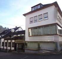 Haus zum Kaufen in Weinheim 2.300.000,00 € 585 m²