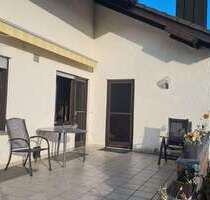 Haus zum Kaufen in Atting 749.000,00 € 330 m²