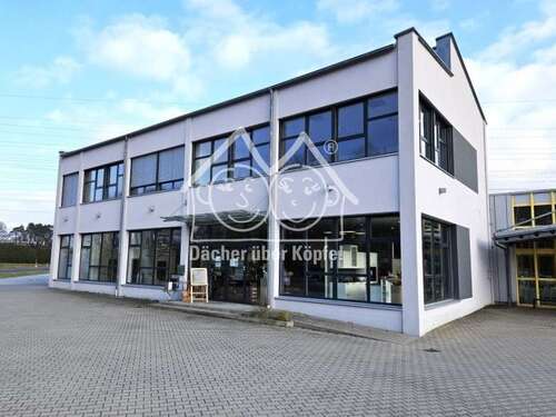 Foto - Büro in Lauf 1.993,50 € 181 m² - 1.993,50&nbsp;EUR Kaltmiete, ca.&nbsp; 181,00&nbsp;m&sup2;