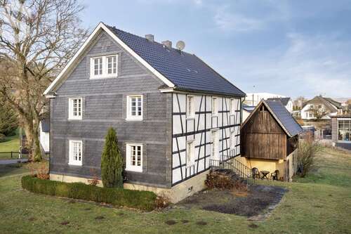 Foto - Haus zum Kaufen in Wiehl 375.000,00 € 198.8 m²