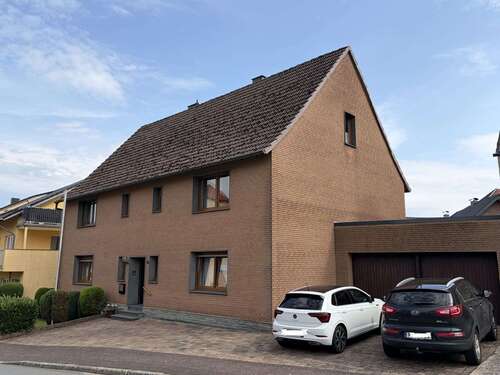 Foto - Haus zum Kaufen in Marsberg Essentho 139.000,00 € 160 m²