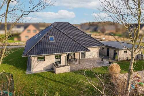 Foto - Haus zum Kaufen in Meyn 649.000,00 € 181.63 m²