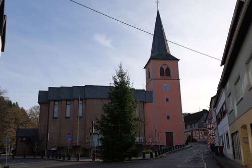 Foto - Haus zum Kaufen in Rheinbreitbach 935.000,00 € 380 m²