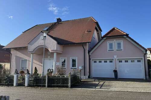 Foto - Haus zum Kaufen in Essenbach 875.000,00 € 193.71 m²
