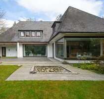 Haus zum Kaufen in Hamburg Poppenbüttel 2.200.000,00 € 420 m² - Hamburg / Poppenbüttel