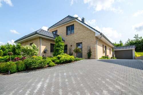 Foto - Haus zum Kaufen in Breiholz Lohklint 775.000,00 € 212 m²