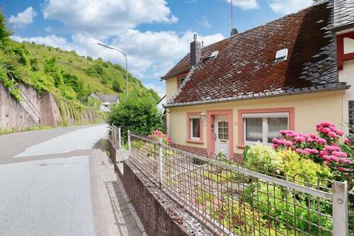 Foto - Haus zum Kaufen in Zell (Mosel) 149.000,00 € 104 m²