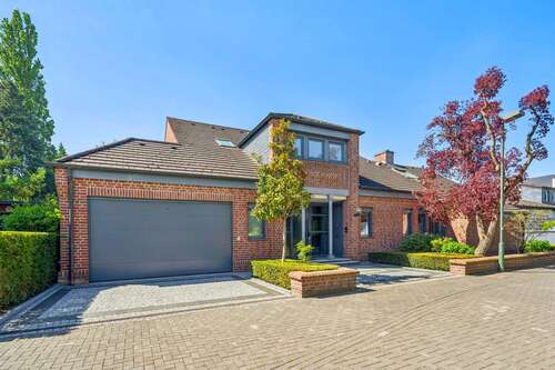 Foto - Haus zum Kaufen in Düsseldorf-Urdenbach 2.100.000,00 € 322 m²