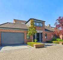 Haus zum Kaufen in Düsseldorf-Urdenbach 2.100.000,00 € 322 m²