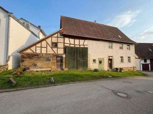 Foto - Haus zum Kaufen in Brackenheim-Neipperg 180.000,00 € 120 m²