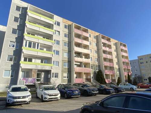 Foto - Wohnung zum Mieten in Halle 384,00 € 65 m²