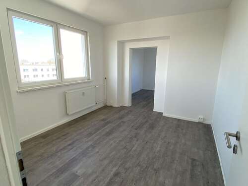 Foto - Wohnung zum Mieten in Halle 384,00 € 65 m²