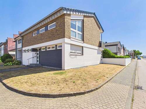 Foto - Haus zum Kaufen in Düren Derichsweiler 327.000,00 € 134 m²