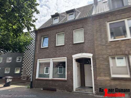 Foto - Haus zum Kaufen in Emmerich am Rhein 220.000,00 € 207.2 m²